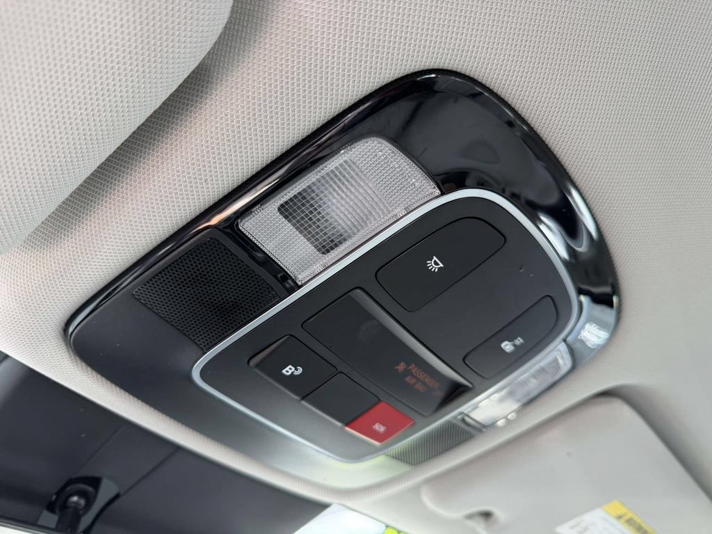 Certified 2025 Hyundai Sonata SEL AWD/4WD image 33