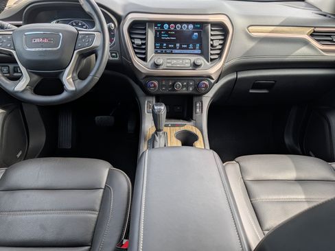 Used 2018 GMC Acadia Denali w/ Technology Package AWD/4WD image 10
