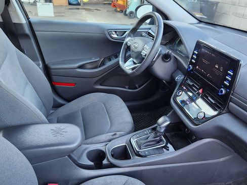 Used 2021 Hyundai Ioniq SE image 22