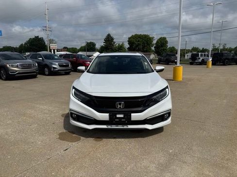 Used 2019 Honda Civic Touring image 2