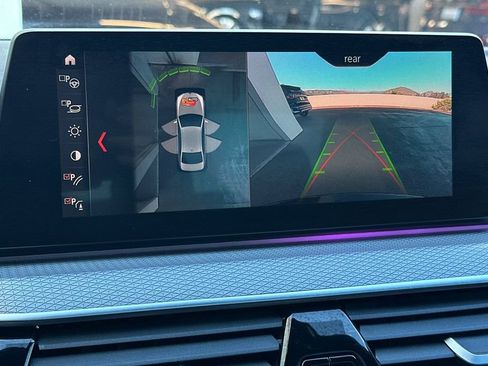 Used 2019 BMW 530e w/ M Sport Package image 22