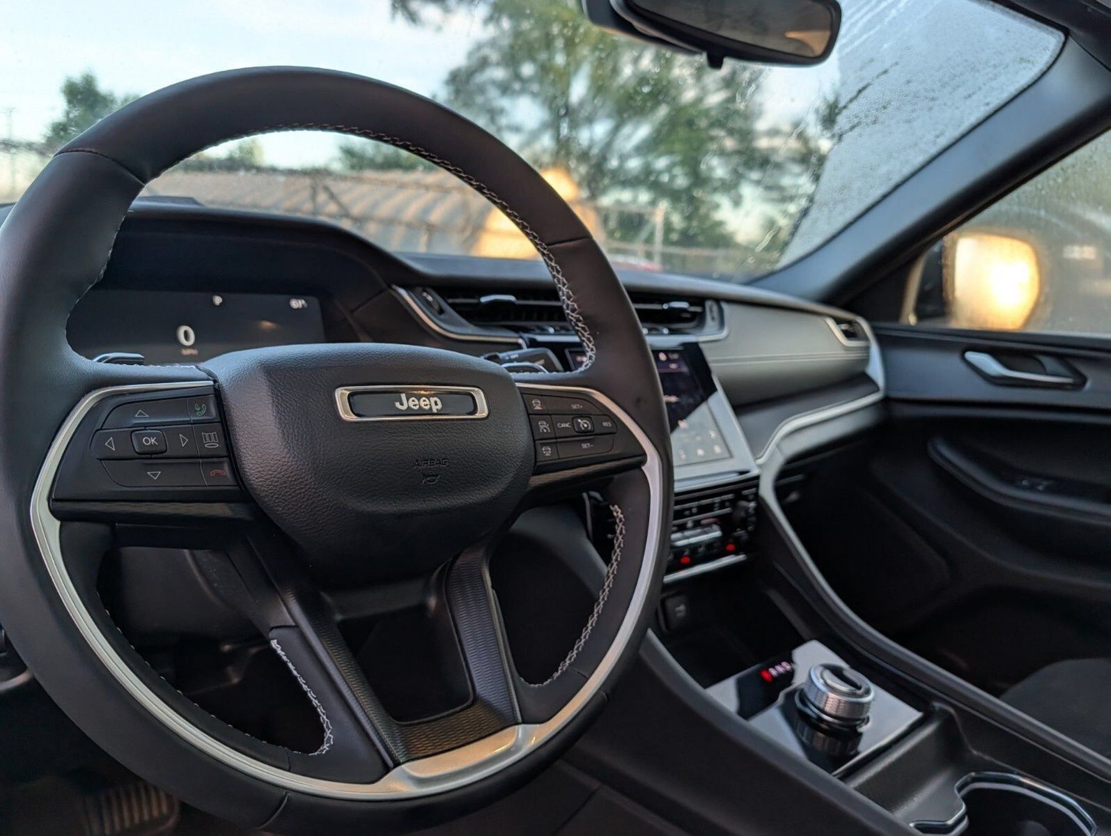 Used 2023 Jeep Grand Cherokee L Altitude AWD/4WD image 21