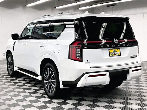 Used 2025 Nissan Armada Platinum Reserve AWD/4WD image 3