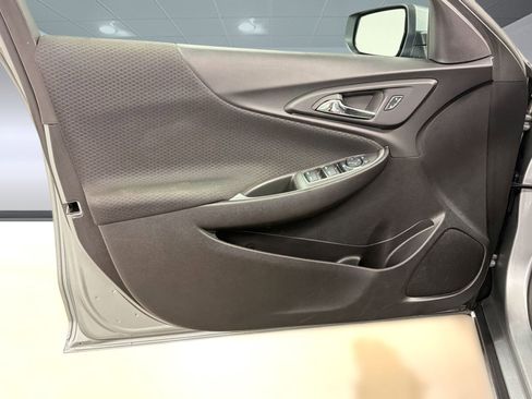 Used 2025 Chevrolet Malibu LT FWD image 12