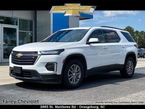 Used 2023 Chevrolet Traverse LT FWD image 1