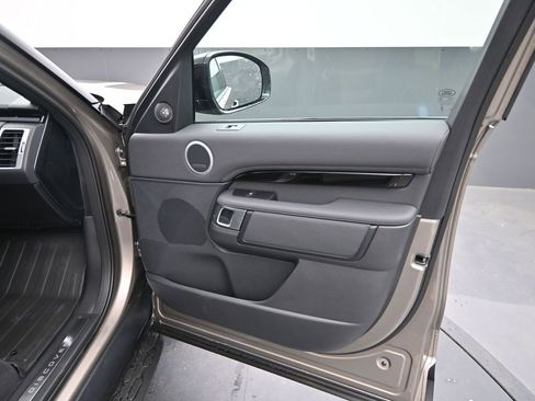 New 2025 Land Rover Discovery S AWD/4WD image 4