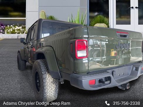 Used 2023 Jeep Gladiator Sport AWD/4WD image 6