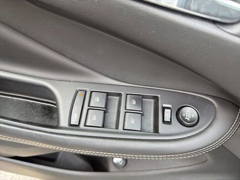 Used 2017 Buick Envision Essence image 20