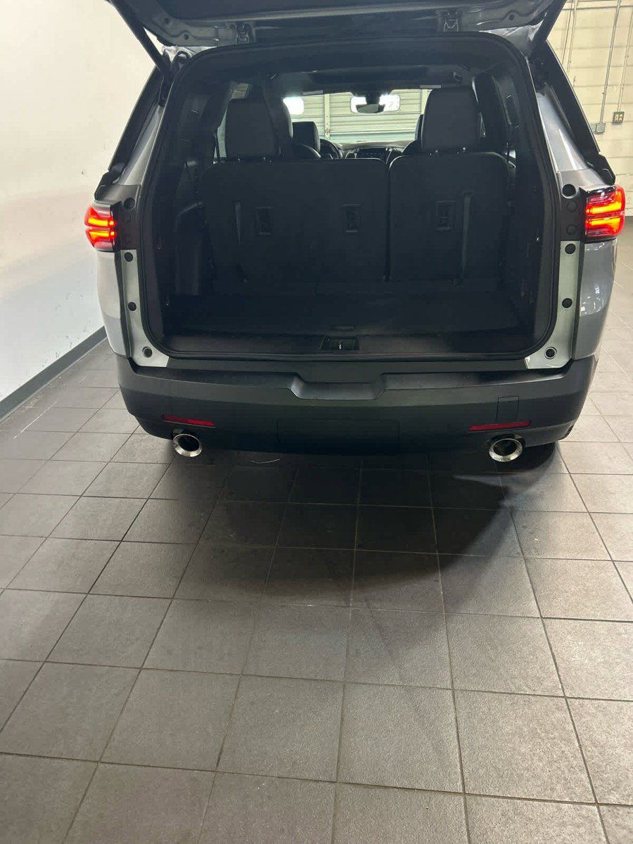 Used 2023 Chevrolet Traverse RS AWD/4WD image 12