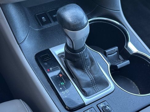 Used 2016 Toyota Highlander XLE FWD image 35