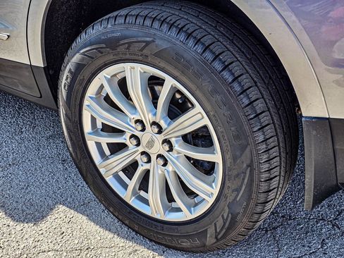 Used 2019 Cadillac XT5 AWD image 12