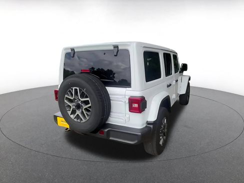 Used 2025 Jeep Wrangler Unlimited Sahara AWD/4WD image 14