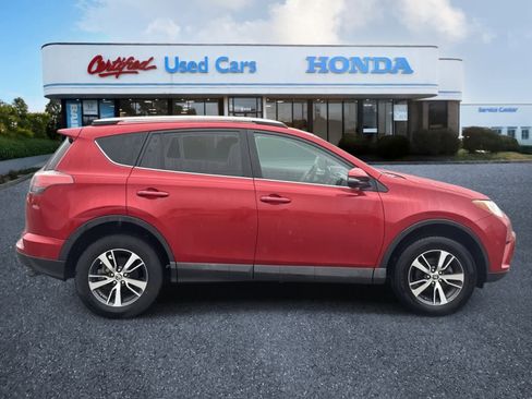 Used 2017 Toyota RAV4 XLE image 6