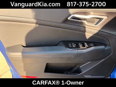 Certified 2025 Kia Sportage EX image 17