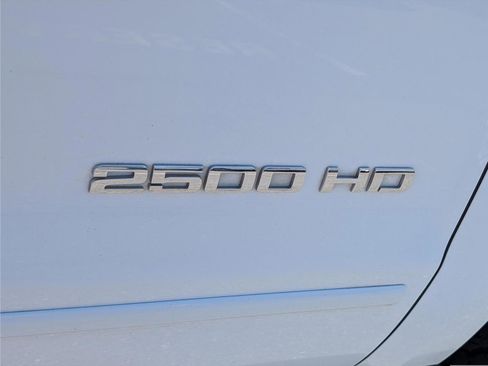 Used 2015 Chevrolet Silverado 2500 LT w/ LT Convenience Package AWD/4WD image 9