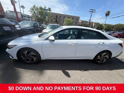 Used 2025 Hyundai Elantra Limited FWD image 2
