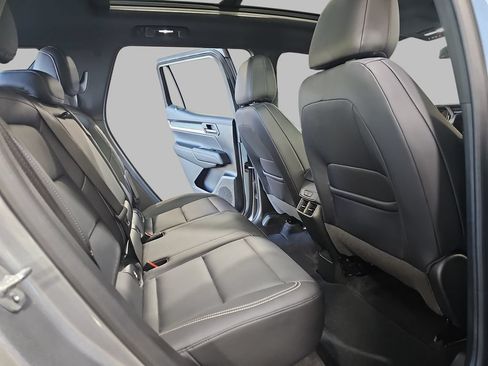 Used 2025 GMC Terrain Elevation w/ Elevation Premium Package AWD/4WD image 14