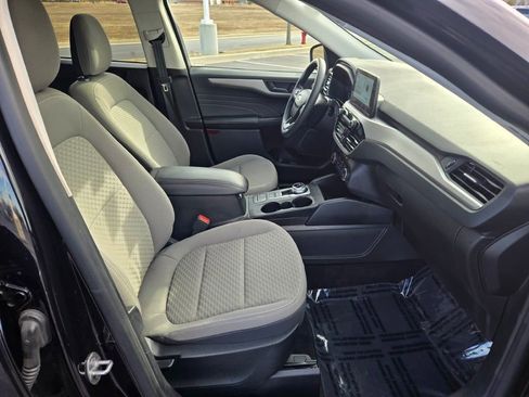 Used 2022 Ford Escape SE image 5