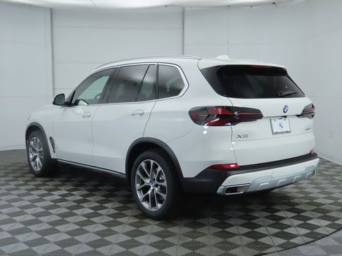 New 2026 BMW X5 sDrive40i w/ Parking Assistance Package image 7