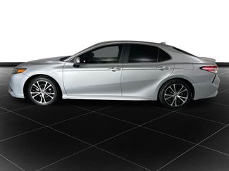 Used 2020 Toyota Camry SE FWD video 2