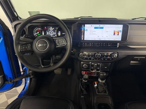 Used 2024 Jeep Wrangler Unlimited Rubicon 4xe AWD/4WD image 13
