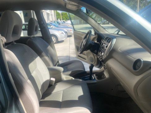 Used 2005 Toyota RAV4 2WD image 13