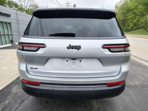 New 2026 Jeep Grand Cherokee L 4WD image 8