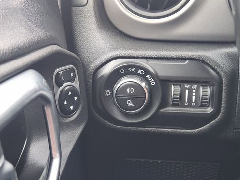 Used 2021 Jeep Gladiator Sport AWD/4WD image 22