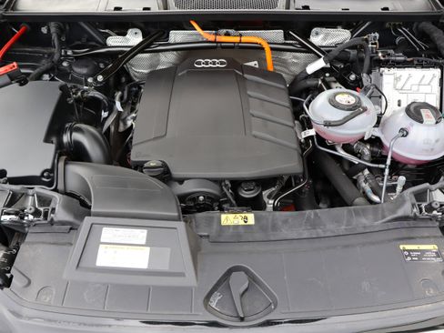 Used 2024 Audi Q5 e Premium image 42