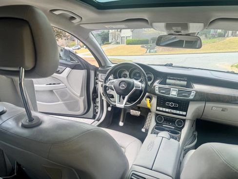 Used 2014 Mercedes-Benz CLS 550 w/ Premium 1 Package image 26