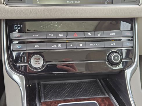 Used 2017 Jaguar XF Prestige image 21