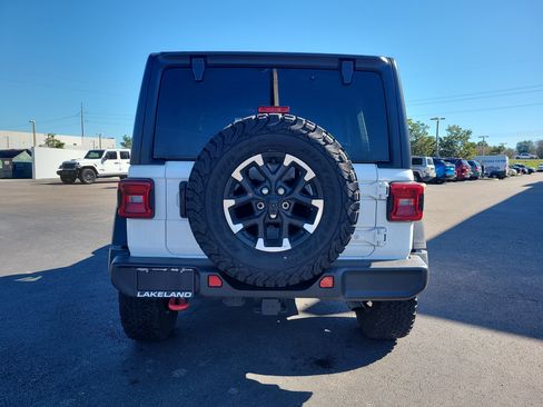 Used 2024 Jeep Wrangler Unlimited Rubicon w/ Technology Group image 5