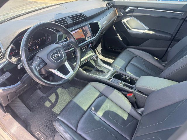 Used 2022 Audi Q3 2.0T Premium Plus w/ Premium Plus Package AWD/4WD image 8