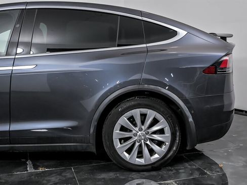 Used 2016 Tesla Model X 75D image 7