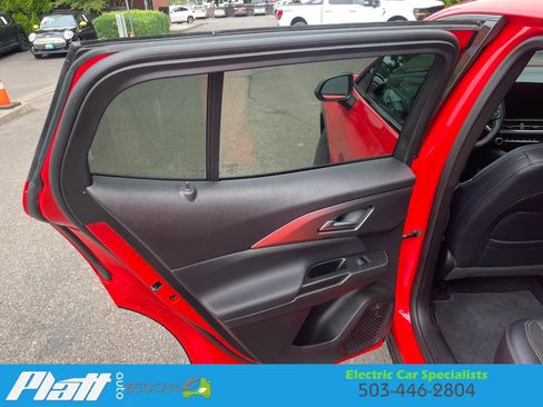 Used 2025 Chevrolet Equinox EV RS FWD image 39