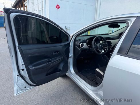 Used 2020 Nissan Versa SV FWD image 9