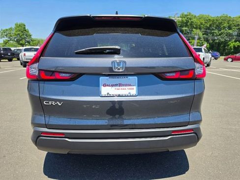 Used 2023 Honda CR-V EX image 6