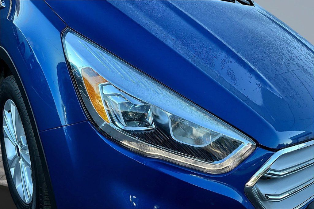 Used 2017 Ford Escape SE w/ Equipment Group 201A AWD/4WD image 33