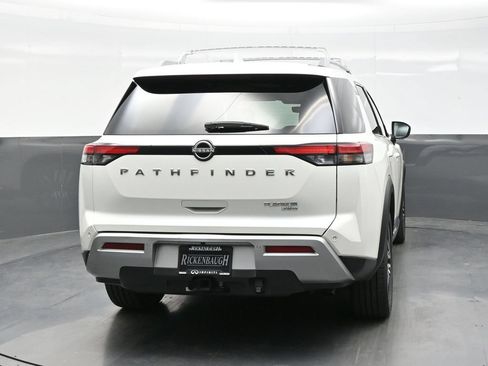 Used 2023 Nissan Pathfinder Platinum AWD/4WD image 6