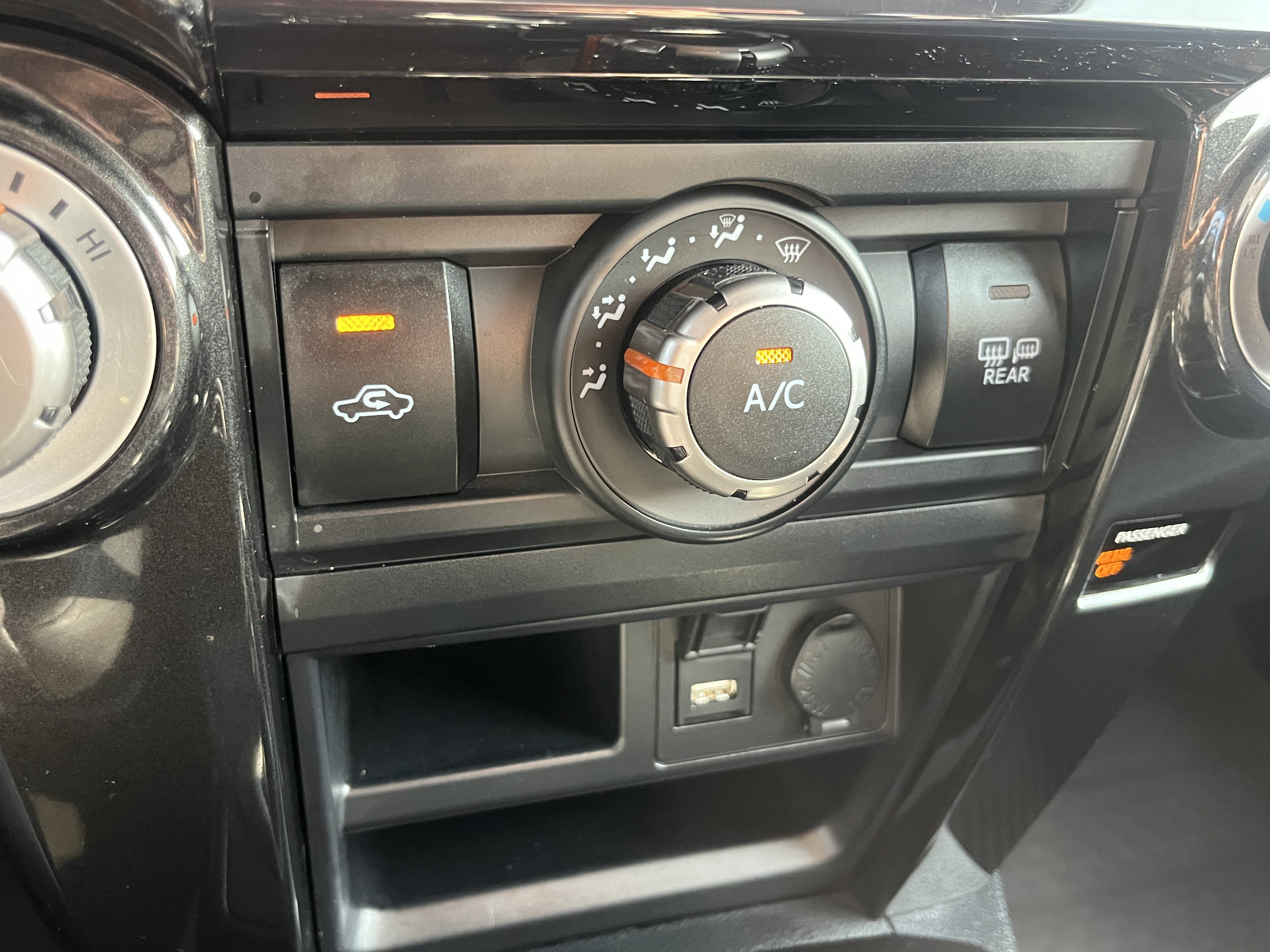 Used 2021 Toyota 4Runner Venture AWD/4WD image 27