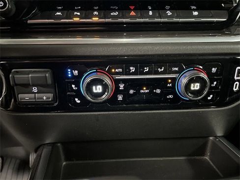 Used 2022 Chevrolet Silverado 1500 LTZ image 17