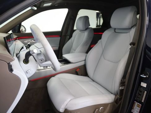 New 2026 Genesis GV70 2.5T Advanced image 18