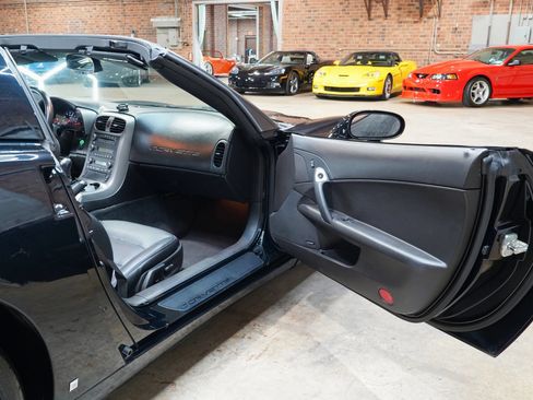 Used 2007 Chevrolet Corvette Coupe w/ Preferred Equipment Group RWD image 46