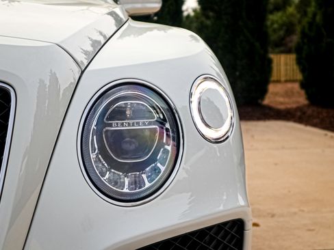 Used 2019 Bentley Bentayga image 6