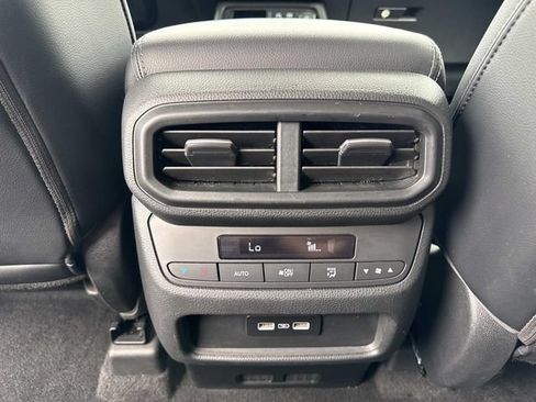 Certified 2023 Honda Pilot Touring image 15