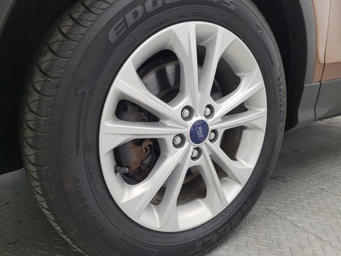 Used 2017 Ford Escape SE w/ SE Cold Weather Package image 31