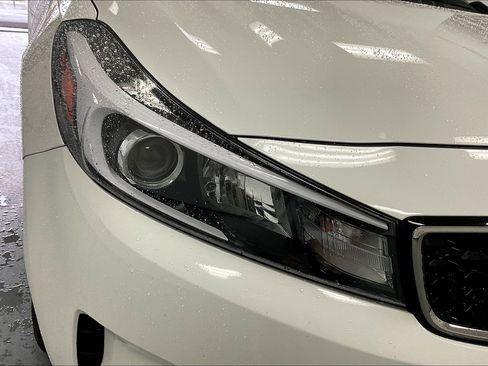 Used 2018 Kia Forte LX image 25