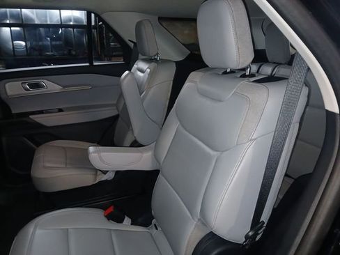 Used 2025 Ford Explorer Active w/ Active Comfort Package image 40