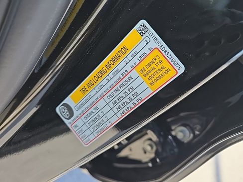 Used 2025 GMC Sierra 1500 Elevation image 11