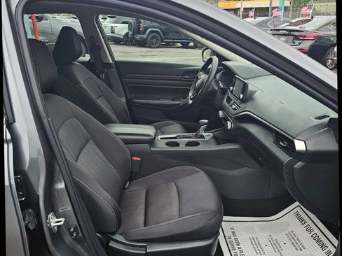 Used 2023 Nissan Altima 2.5 S image 9